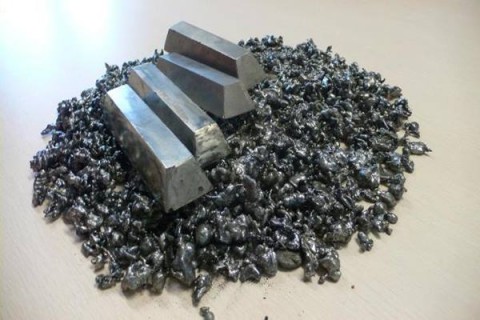 Kilau Nikel Kian Memikat