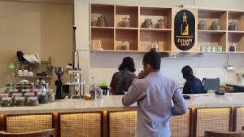 Merayu Anak Muda Semarang untuk ”Njamu” Bareng