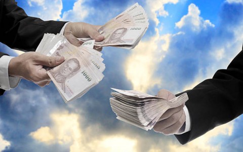 Jorjoran Bansos, Saat Uang Rakyat Dipolitisasi