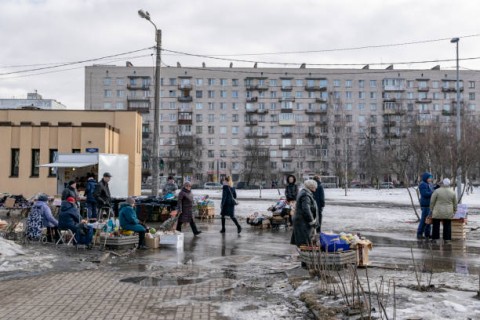 Bank Dunia: Ekonomi Dunia Melemah, Penurunan Kemiskinan Berhenti