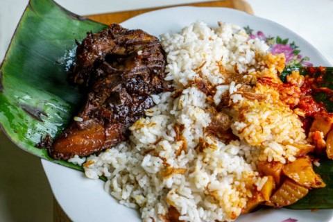 Blusuk-blusuk Memburu Uduk