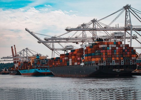 PELEMAHAN EKSPOR : JATENG PACU PASAR NONTRADISIONAL