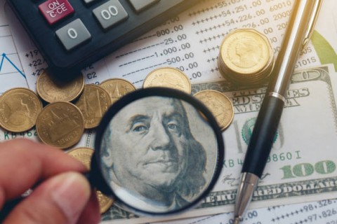 TRANSPARANSIGaji Biden danPejabat Indonesia