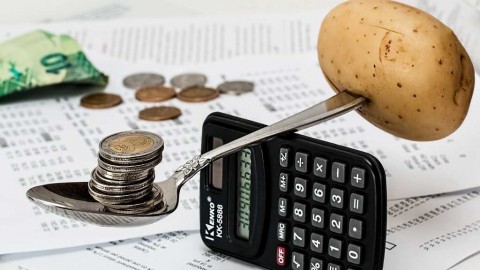 UPAH MINIMUM 2023 : Kadin Pilih Tunda Rekrut Pekerja