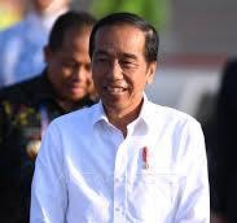 Jokowi: Orang Tua Hanya Bisa Mendoakan 