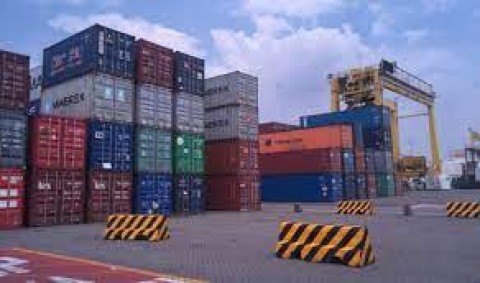 Konsolidasi Bisnis Pelabuhan : Pelindo Pacu Arus Peti Kemas