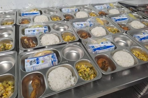 Efisiensi Rp 300 Triliun untuk Program Gizi Nasional