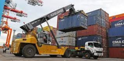 Neraca Dagang Maret 2022 : Ekspor NonKomoditas Masih Tertatih 