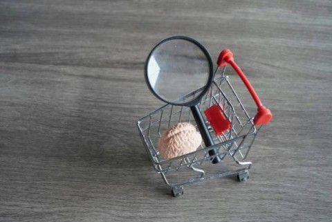 Riset : Konsumen RI Belum Bisa Tinggalkan Belanja Offline