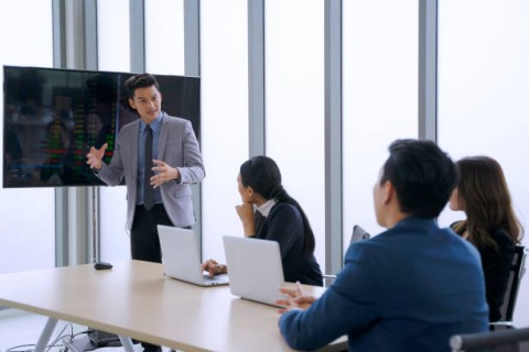 Pelindo Hingga MIND ID Bersiap IPO 