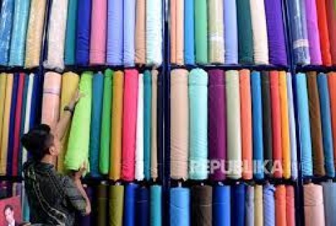 Pembatasan Penjualan Produk Tekstil Impor, Sentimen Positif Industri Lokal