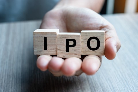 Antara Risiko dan Cuan Besar Saham-Saham IPO