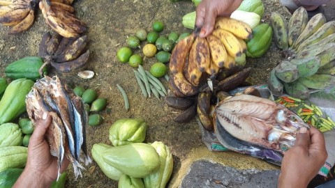 UANG BUKAN SEGALANYA DI PASAR WULANDONI