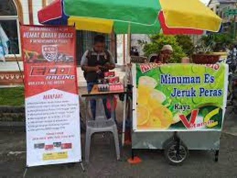 Omzet Pedagang di Senayan Belum Pulih