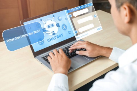 MENIMBANG ”CHATBOT”UNTUK MENDONGKRAK TRANSAKSI