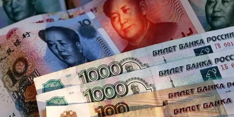 Yuan dan Rubel Menggoyang Dollar AS