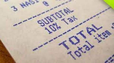 Mengeduk Pajak Konsumsi saat Ekonomi Melambat