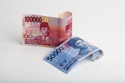 Tekanan pada Rupiah Diperkirakan Berlanjut hingga 2025