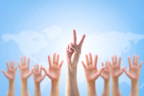 ORIENTASI BANTUAN SOSIAL,Memenangi Pemilu atauMengalahkan Kemiskinan