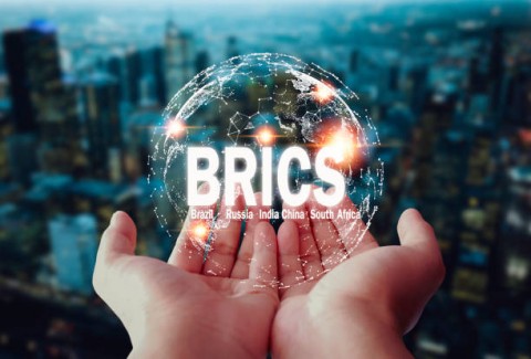 BRICS Tinggalkan Dollar AS Sebagai Alat Transaksi