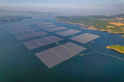 PLTS Terapung: Peluang Energi Terbarukan dalam Listrik Nasional