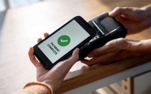 Panen Transaksi Uang Elektronik 