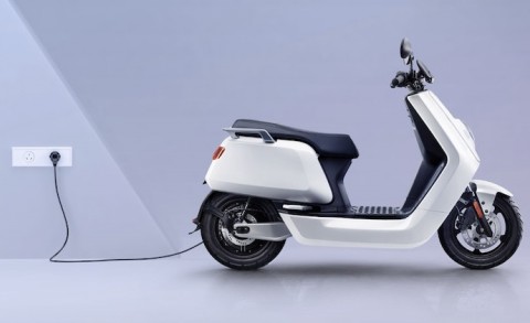 Motor Listrik Disubsidi, Motor Fosil Mendaki