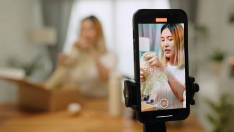 Penurunan Penjualan E-Dagang