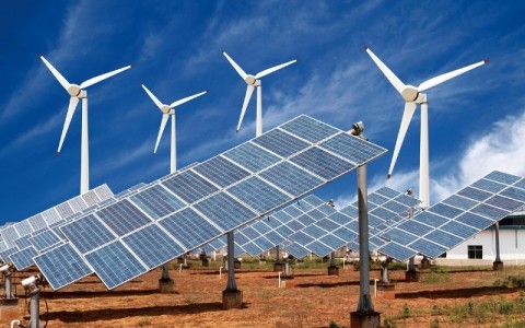 ENERGI BARU TERBARUKAN : Berburu Dana Transisi Energi