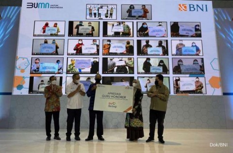 Ribuan Guru Honorer Peroleh Apresiasi BUMN
