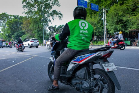  Status Ojek Online: Mitra atau Pekerja Perusahaan Aplikasi?
