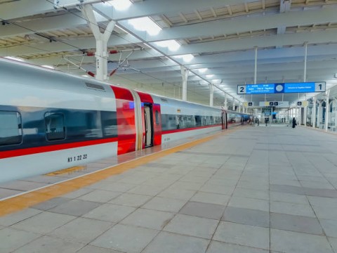 Ambisi Pemprov Jabar Reaktivasi 11 Jalur Kereta Api 