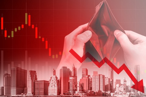 Menghindari Jebakan Resesi