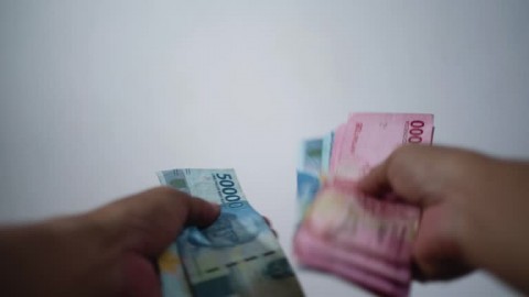 Ujian !100 Hari Pertama Pemerintah Prabowo 