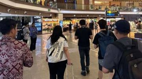 PENYALAHGUNAAN IZIN : Dua Warga Korsel Dideportasi 