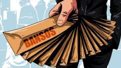 Bansos Diguyur Tanda Harga BBM Akan Naik