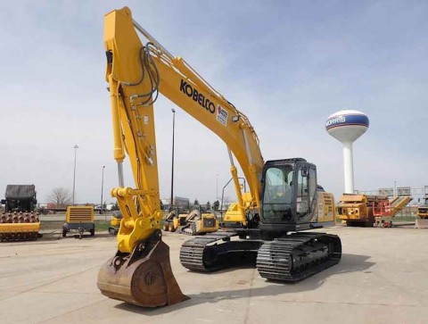 PENINGKATAN AKTIVITAS KONSTRUKSI : Produksi Alat Berat Masih Stabil