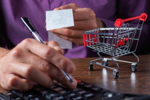 Jebakan di Ujung Jari, THR Ludes hingga Terlilit Utang