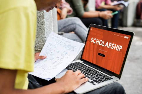 BIAYA PENDIDIKAN TINGGI,
Agar Si Miskin Tetap Bisa Kuliah