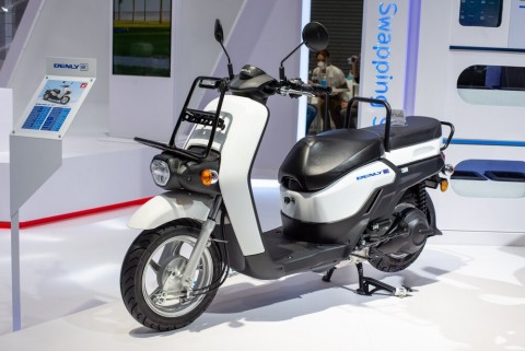 Subsidi Motor Listrik Cair, Motor BBM Tetap Cair