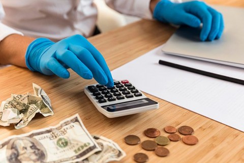 Tak Surut Anggaran untuk Pandemi