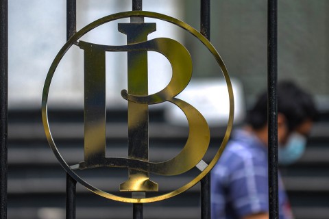 Berbagi Risiko Menambal Utang