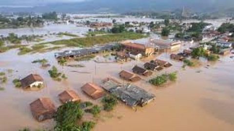 BENCANA ALAM : Banjir Mengepung Bumi Ewako
