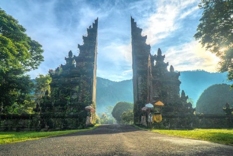 LIBURAN DI BALI, YOGYAKARTA, DAN TOBAMASIH TERFAVORIT