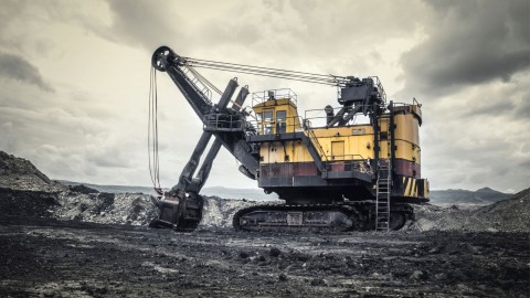 KOMODITAS ENERGI FOSIL : GELIAT KENCANG BATU BARA NASIONAL