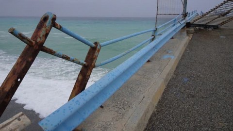 KKP Kembali Menyegel Pagar Laut Ilegal yang Berada di Perairan Desa Segara Jaya, Bekasi