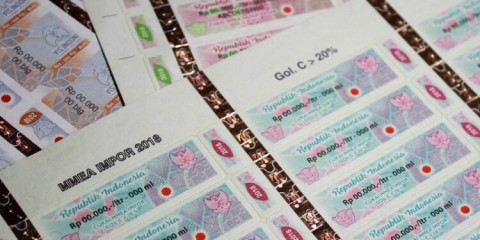 TARIF CUKAI HASIL TEMBAKAU : Angin Segar Jaminan Kepastian Berusaha