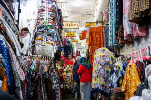 Menambah Porsi Kredit UMKM