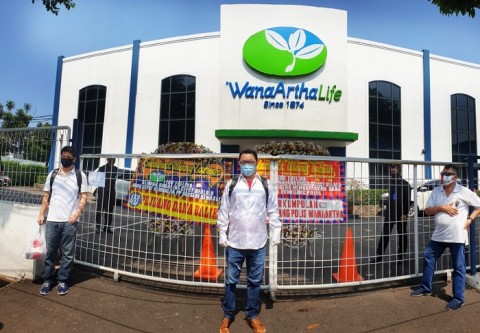 Pembayaran Nasabah Wanaartha Life Semakin Gelap