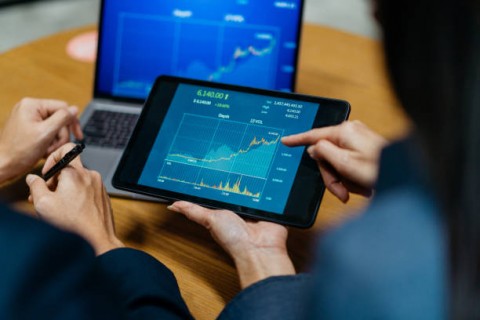 Tiga Emiten Grup Bakrie Naik Kelas